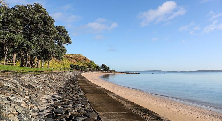 Beach Front Resort! Maraetai Exterior photo